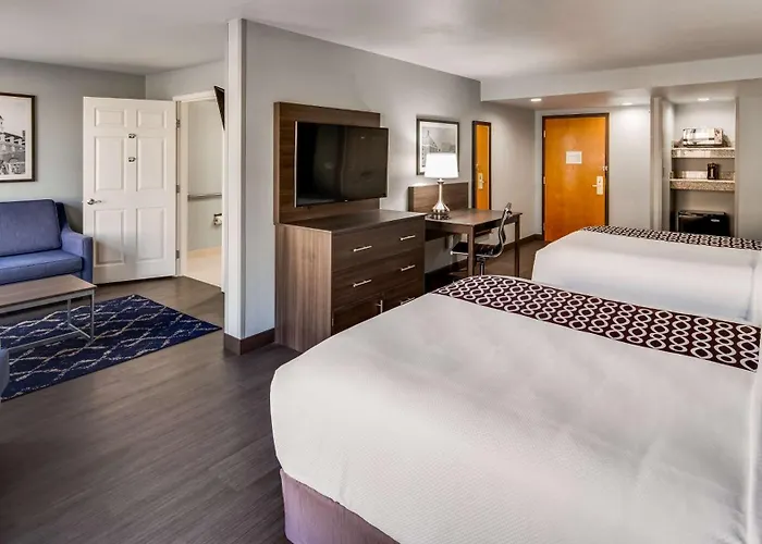 Western Champaign/urbana Hotel