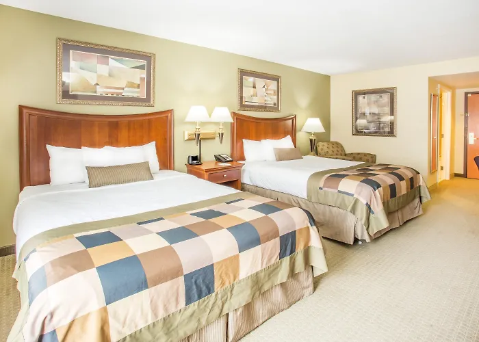 Western Champaign/urbana 3*