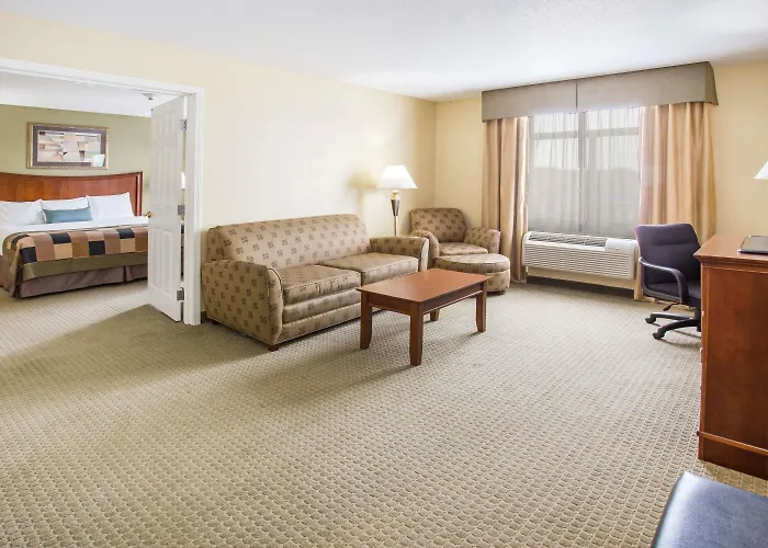 Western Champaign/urbana 3* Champaign