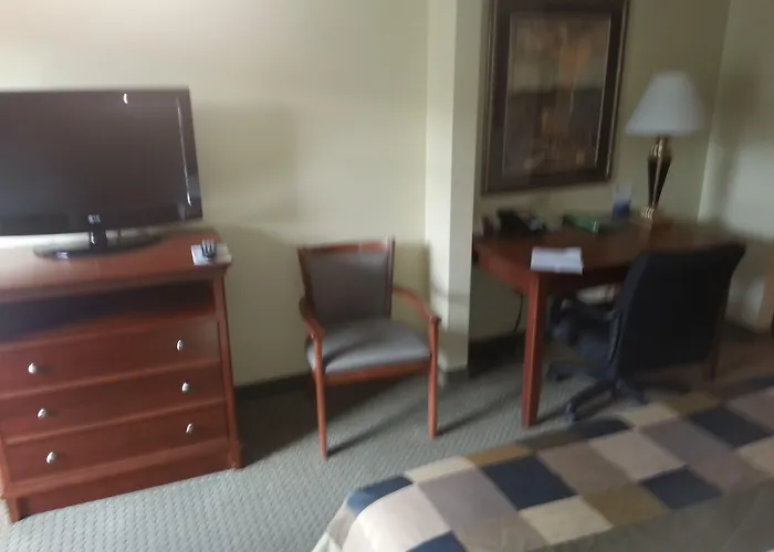Western Champaign/urbana 3* Champaign