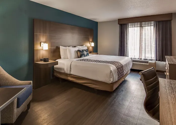 Western Champaign/urbana Hotel